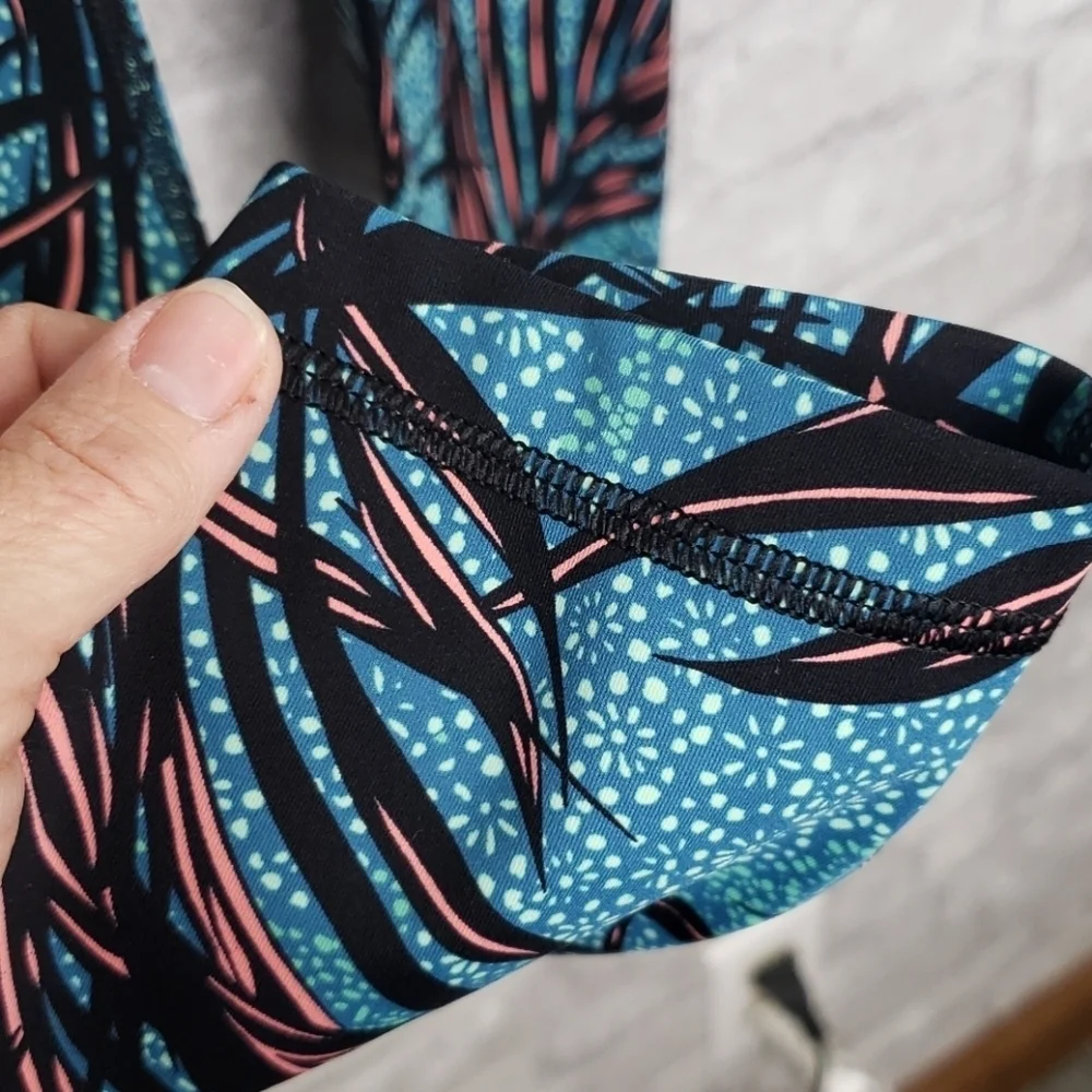 Lululemon Tofino Palm Leaf tight‎ stuff Legging